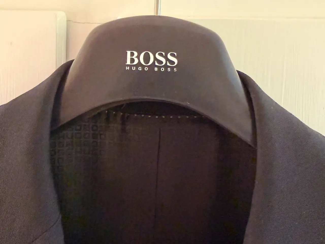 Billede 2 - Hugo Boss herre jakkesæt, str 54 sort