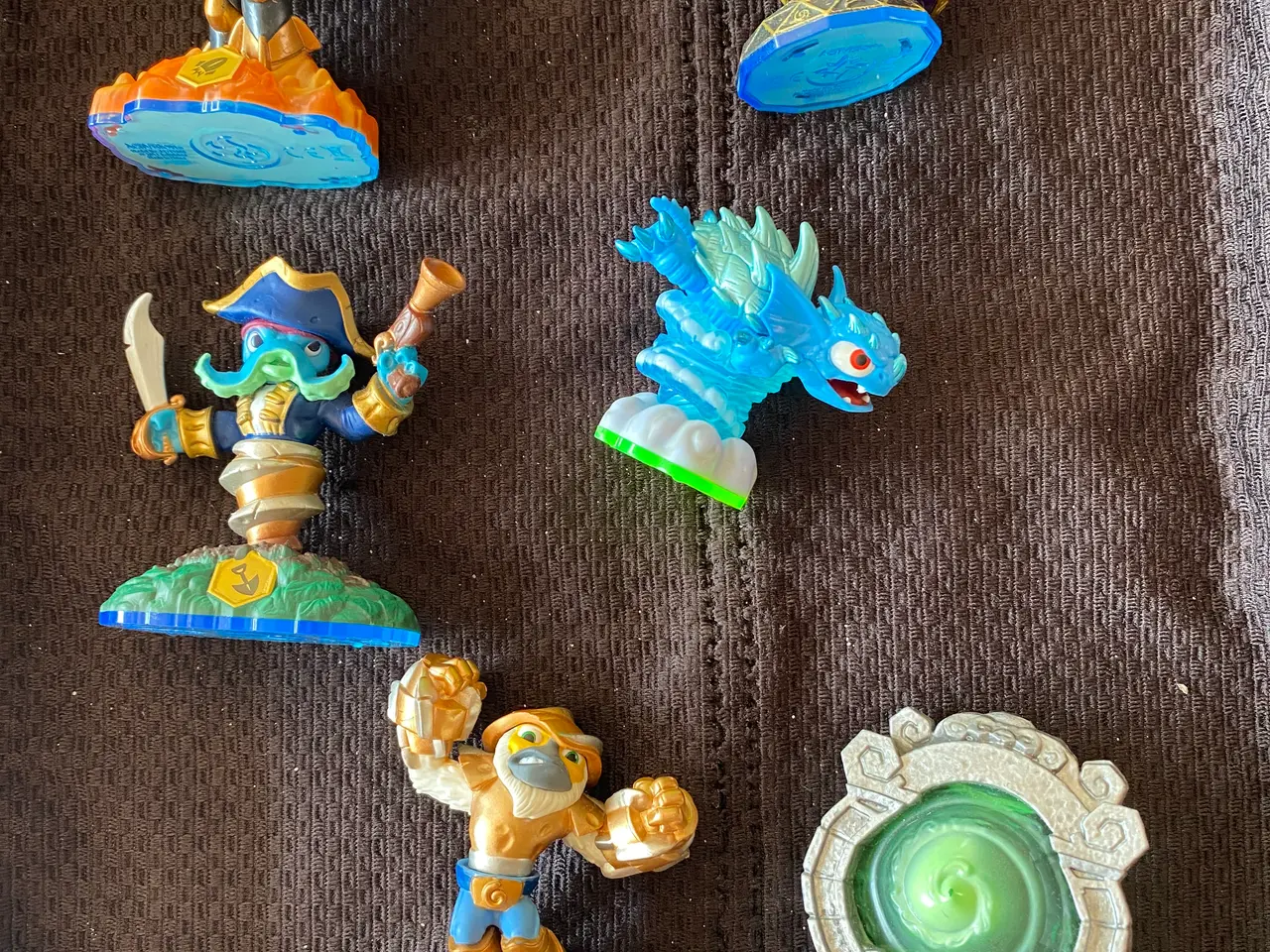 Billede 7 - Skylanders og rund taske og 1 mønt