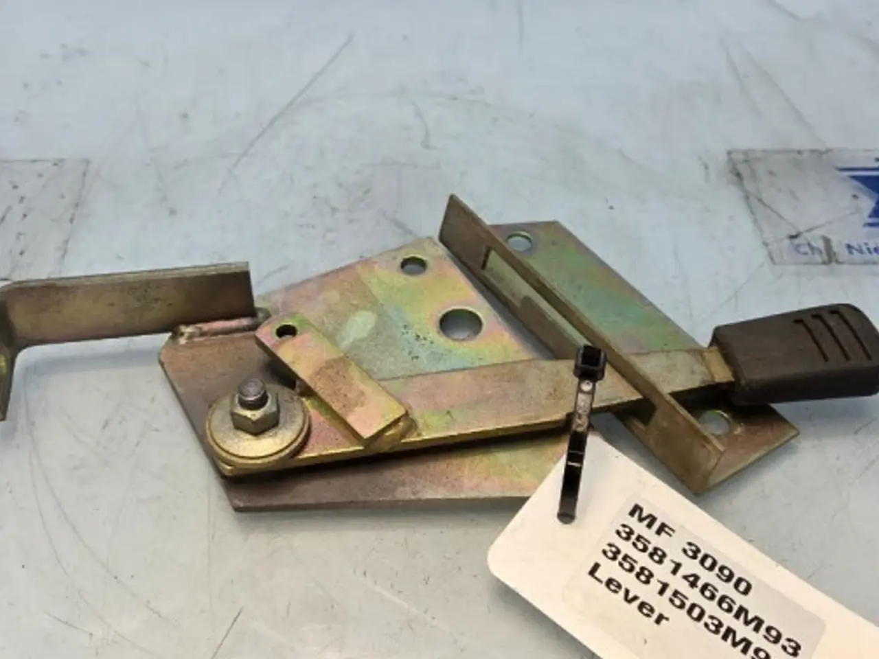 Billede 3 - Massey Ferguson 3090 Lever Lås 3581466M93