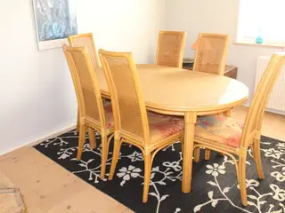 Spisebord – stort ovalt  rattan fra Stübert DK.