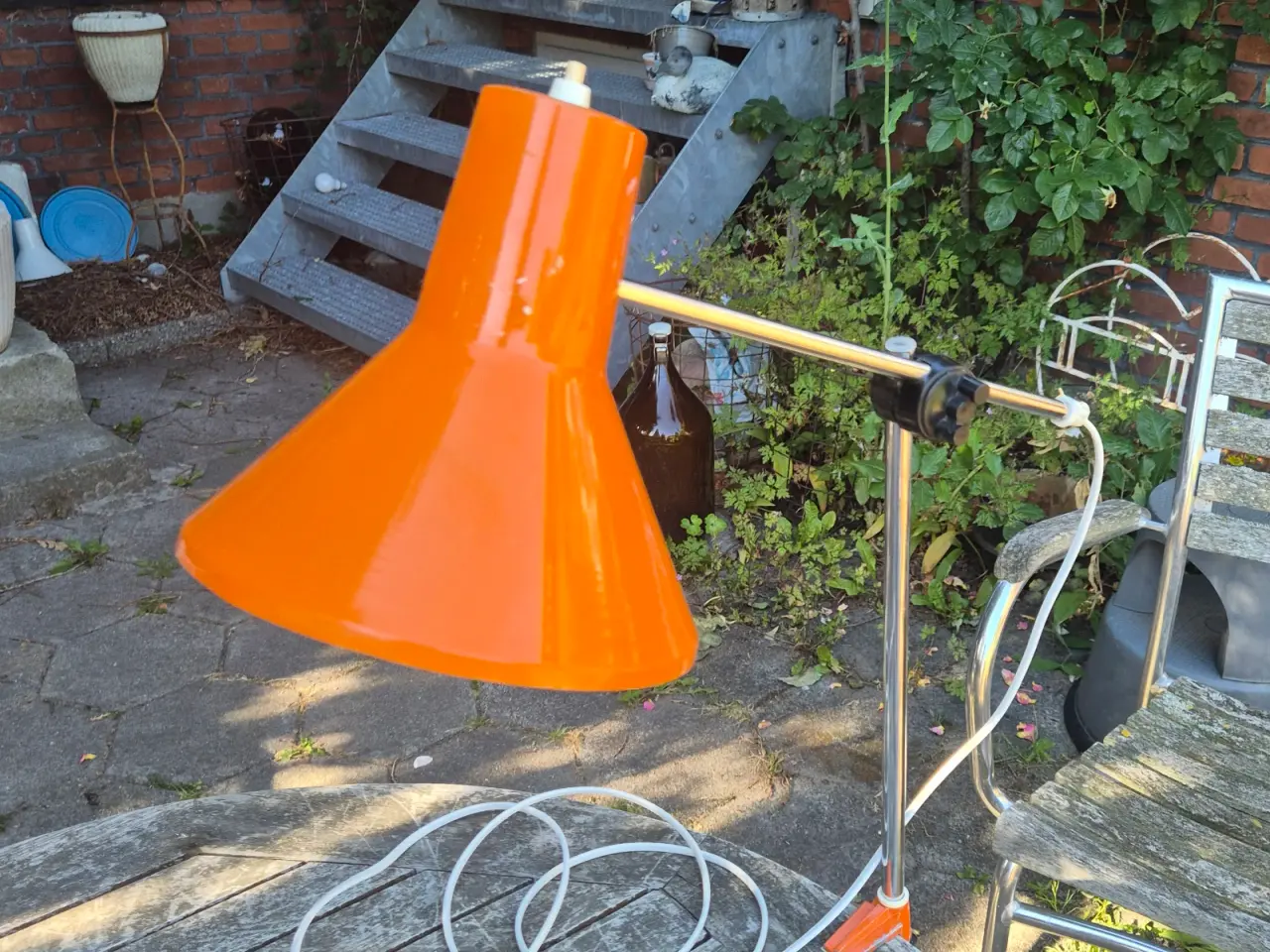 Billede 2 - Orange arkitektlampe på stander af krom 