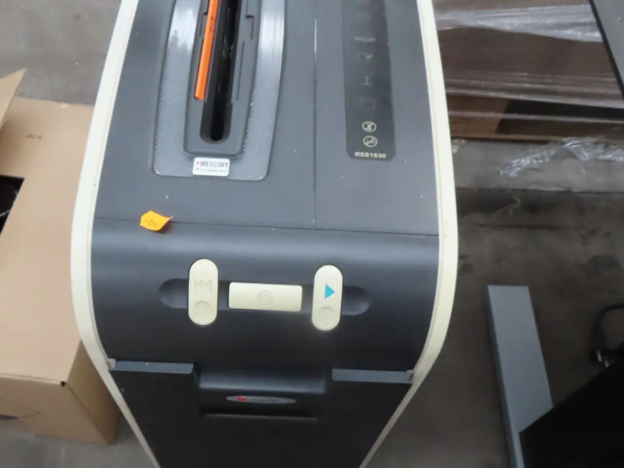 Billede 3 - Makulator, vase mv.