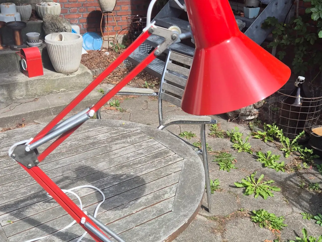 Billede 1 - Velholdt rød arkitektlampe i klassisk dansk design