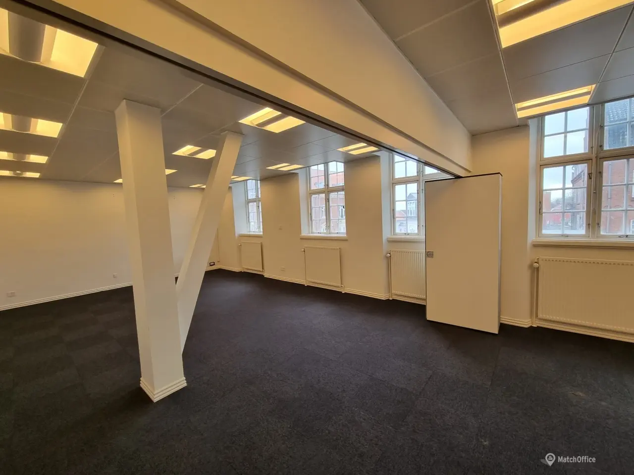 Billede 3 - 220 kvm lyst kontor i Viborg centrum