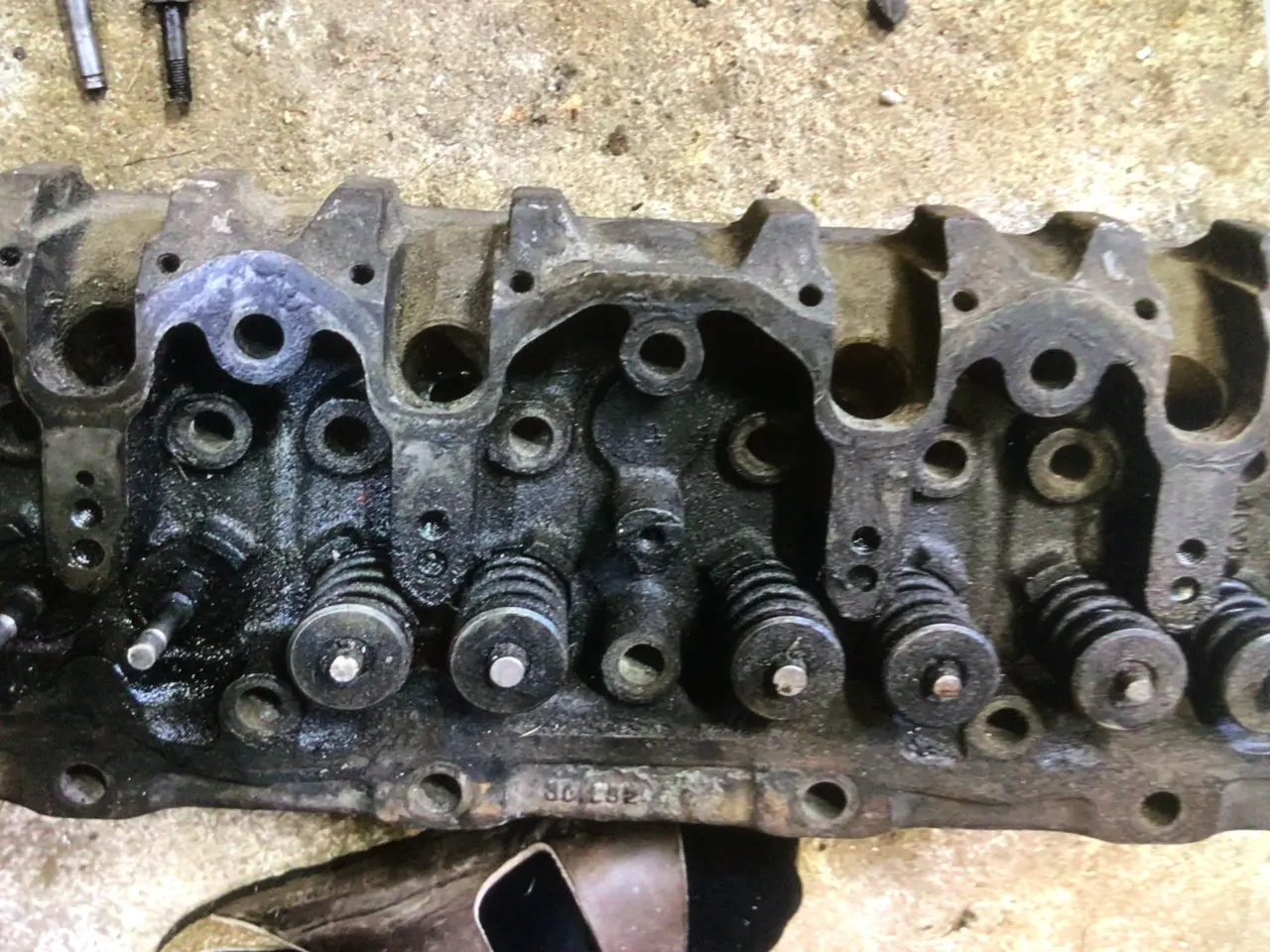 Billede 1 - En MF 35 FE 4 cylinder diesel topstykke