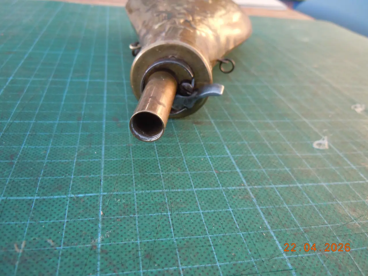 Billede 3 - Batty peace messingkrudtflaske mod. 1846