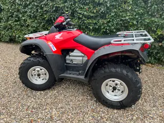 Honda TRX680 Rincon med skovtrailer