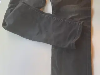 Slidte sorte Levi’s
