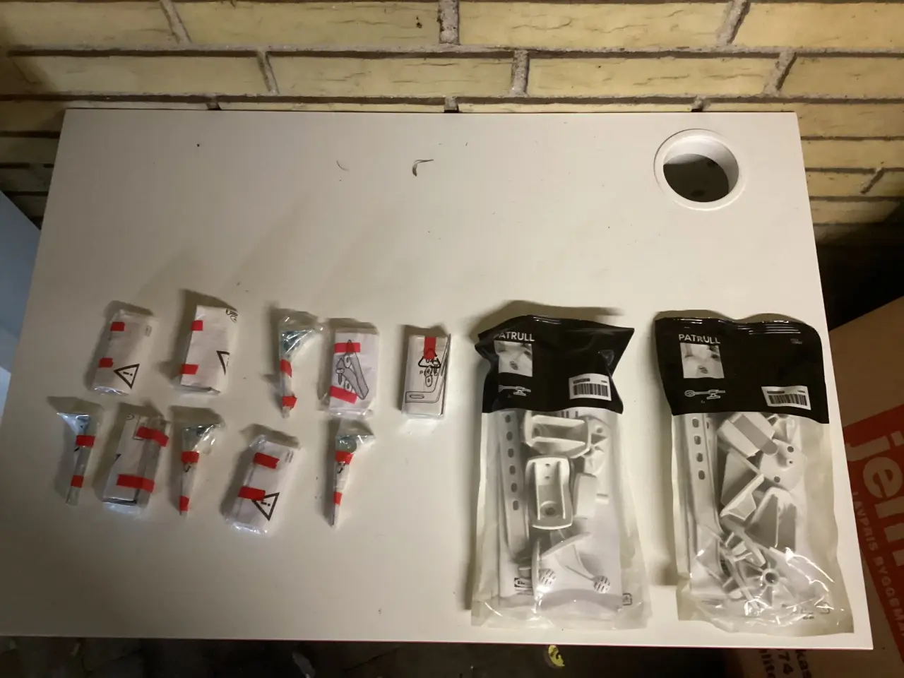 Billede 1 - IKEA reol- og vinduessikringer