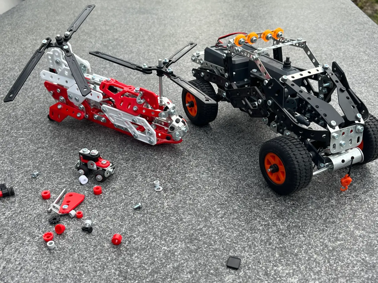 Billede 2 - Meccano offroader med motor og helikopter