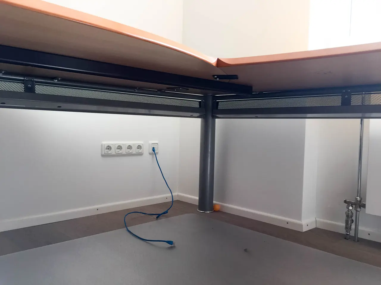 Billede 2 - Stort skrivebord italiensk design