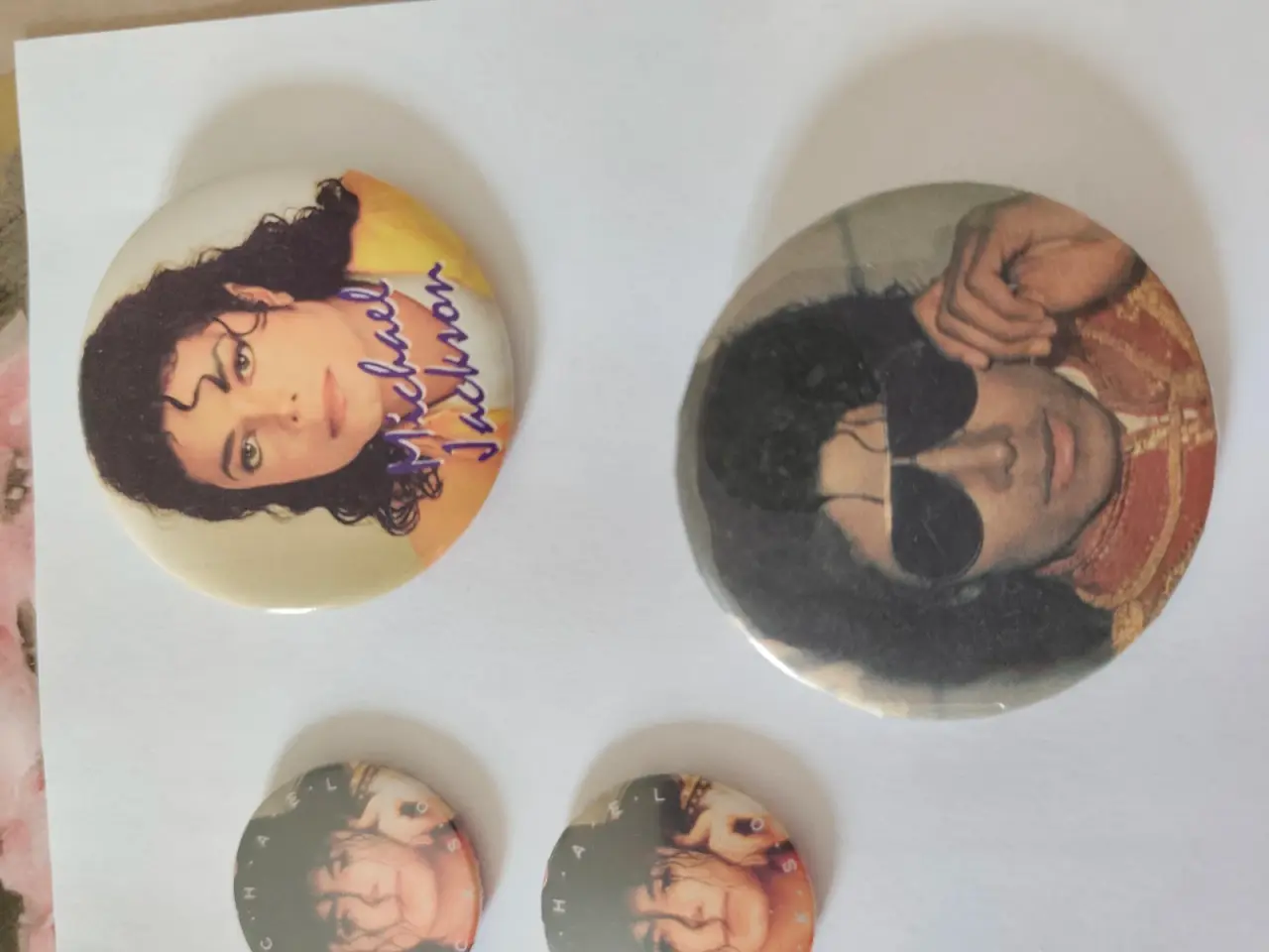 Billede 3 - Broche medalje med Michael Jackson og 3T