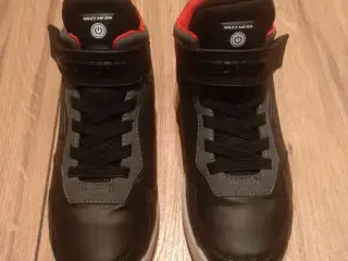 Sneakers, SKECHERS.