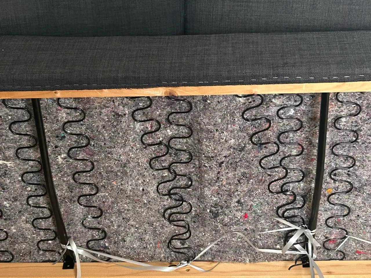 Billede 5 - Mørkegrå sofa fra ILVA