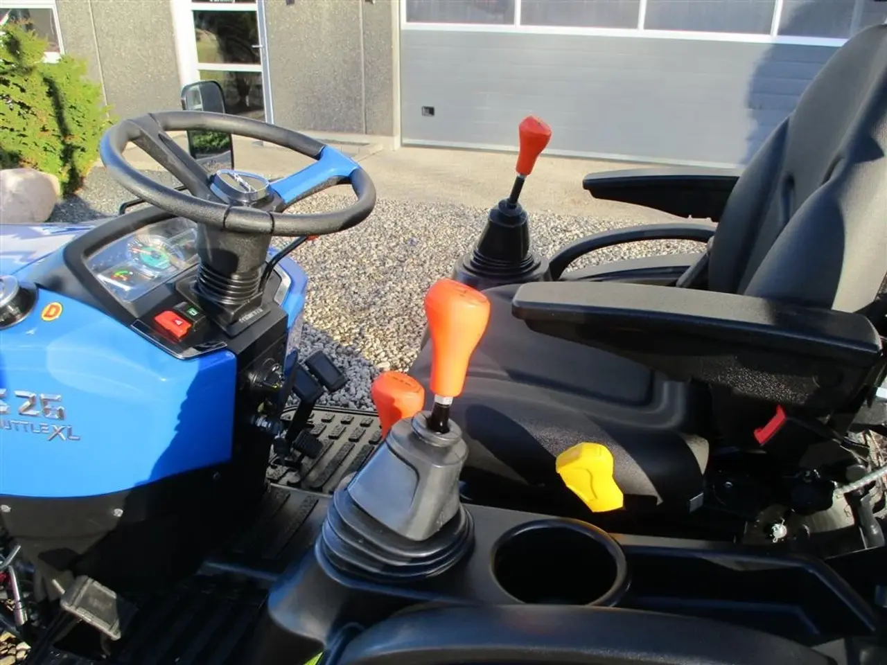 Billede 3 - Solis S26 Shuttle XL 9+9 med store brede Turf hjul på til prisen!