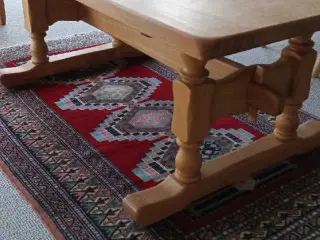 Sofabord i massivt eg