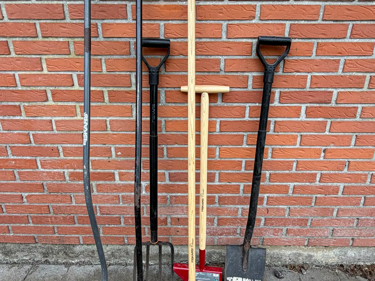 Billede 1 - Haveredskabspakke m.greb, kantskære, m.m