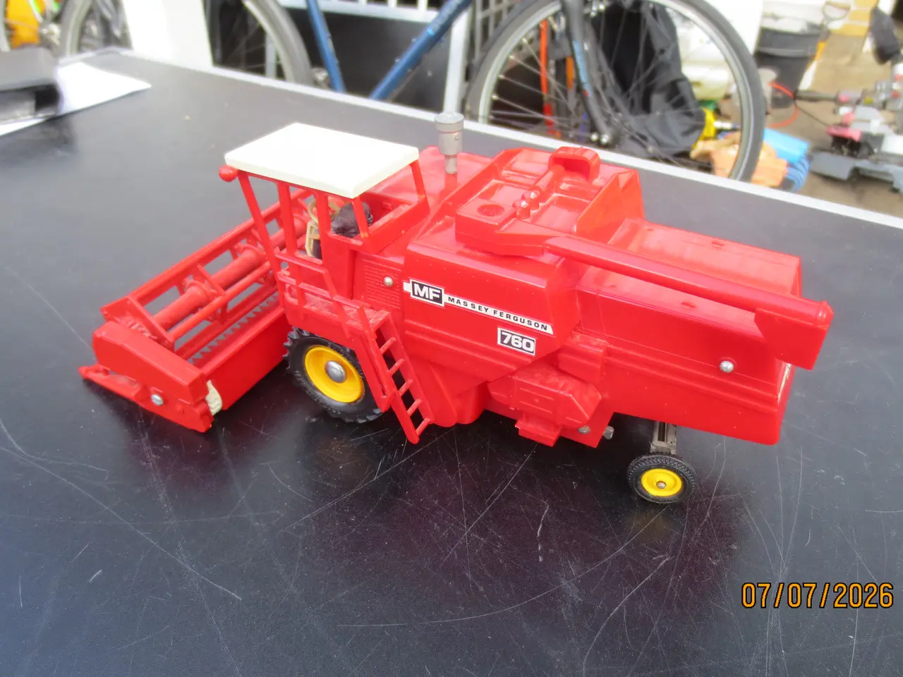 Billede 3 - 1 stk Modelmejetærsker Massey Ferguson 760