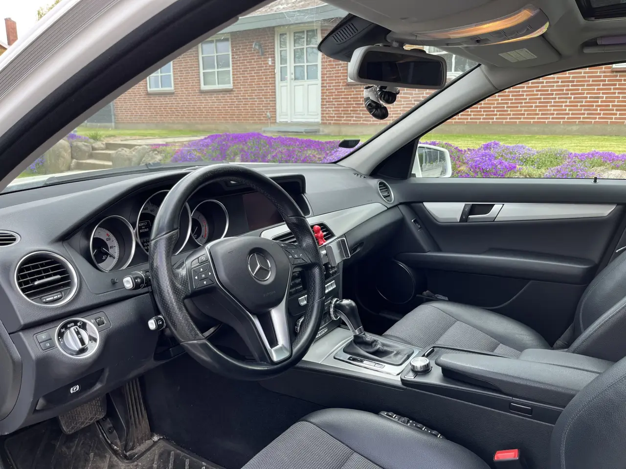 Billede 7 - Rigtig fin og velkørende Mercedes C250 4matic