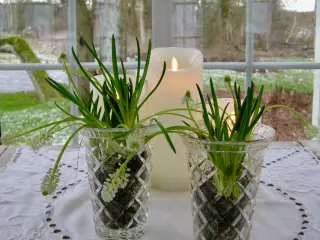 Vaser i presset glas, Vintage vaser diamantmønster