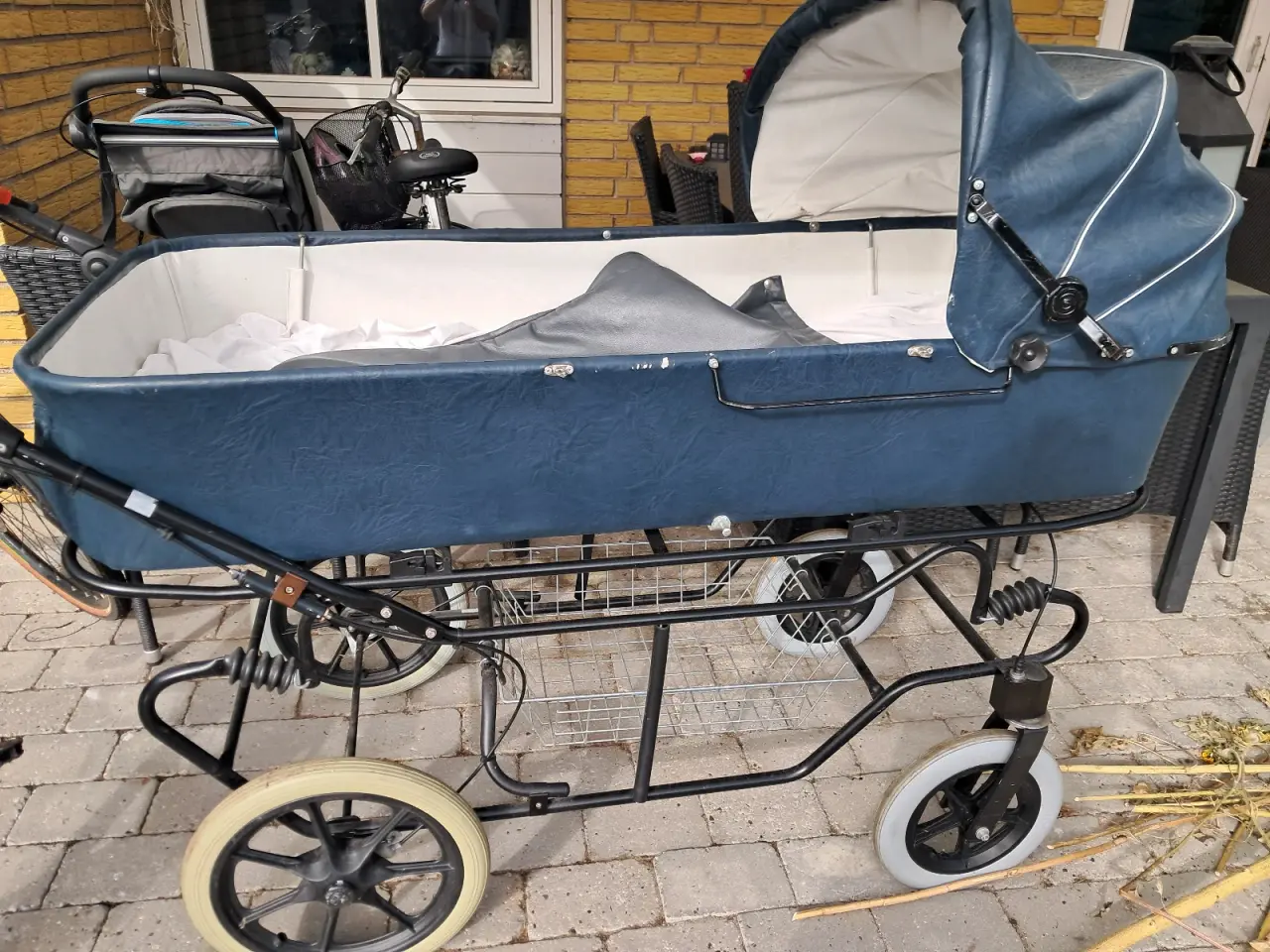 Billede 1 - Special barnevogn m ekstra langt liggemål. 140x65