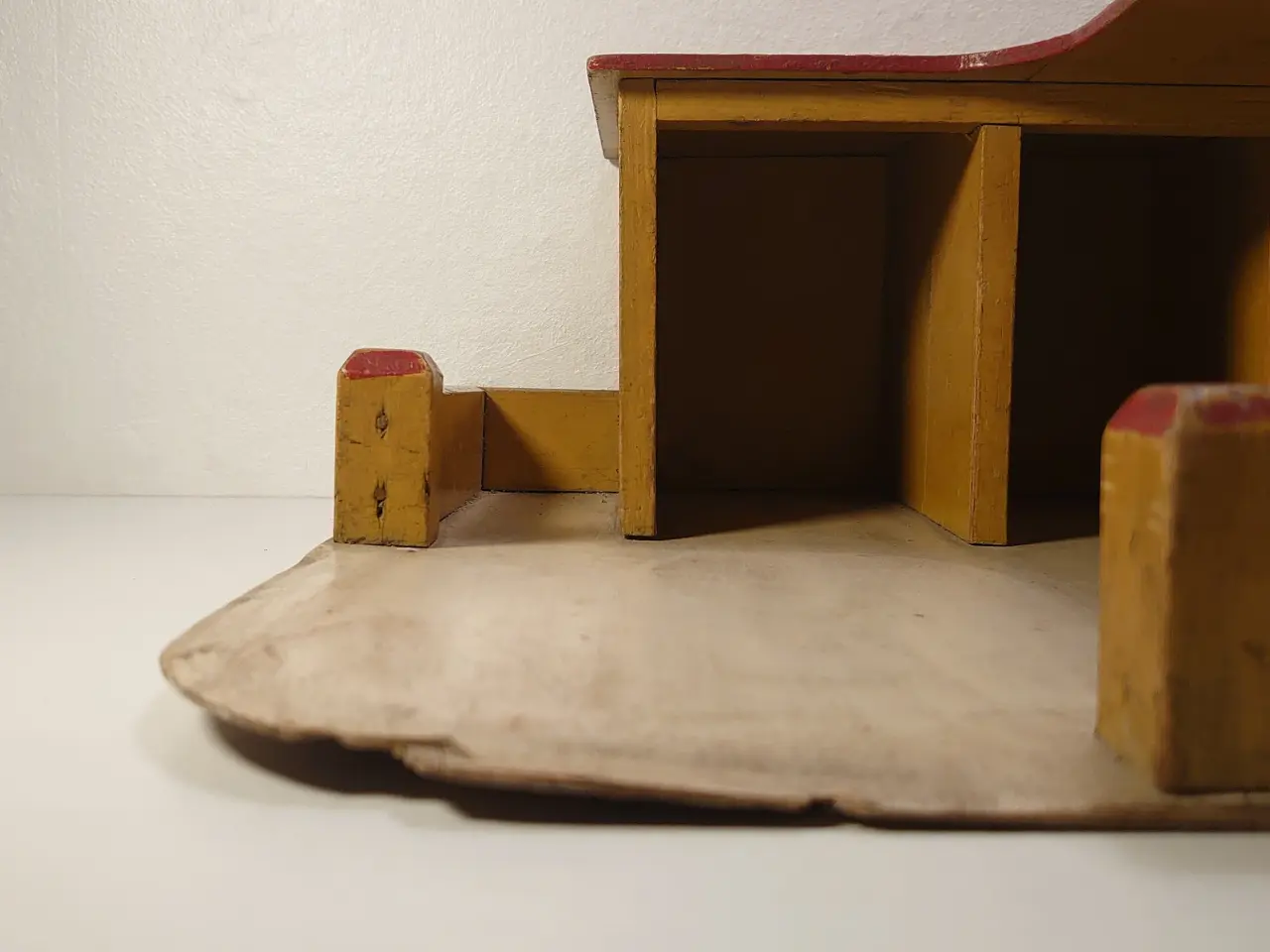 Billede 2 - Gammel trægarage. L 50cm, B 32,5cm.