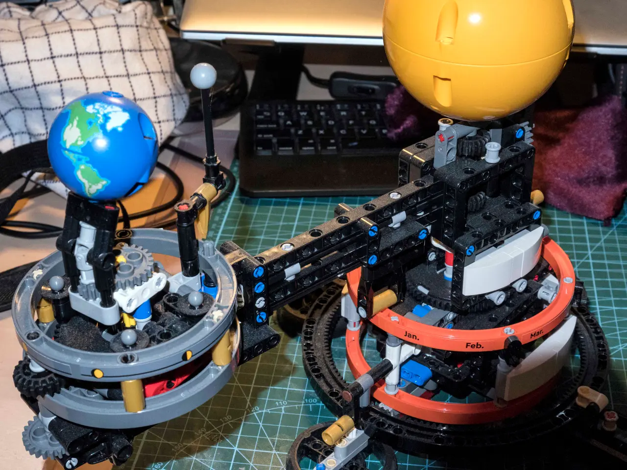 Billede 3 - Lego teknik 42179. Tellurium (Sol- Jord - Måne). E