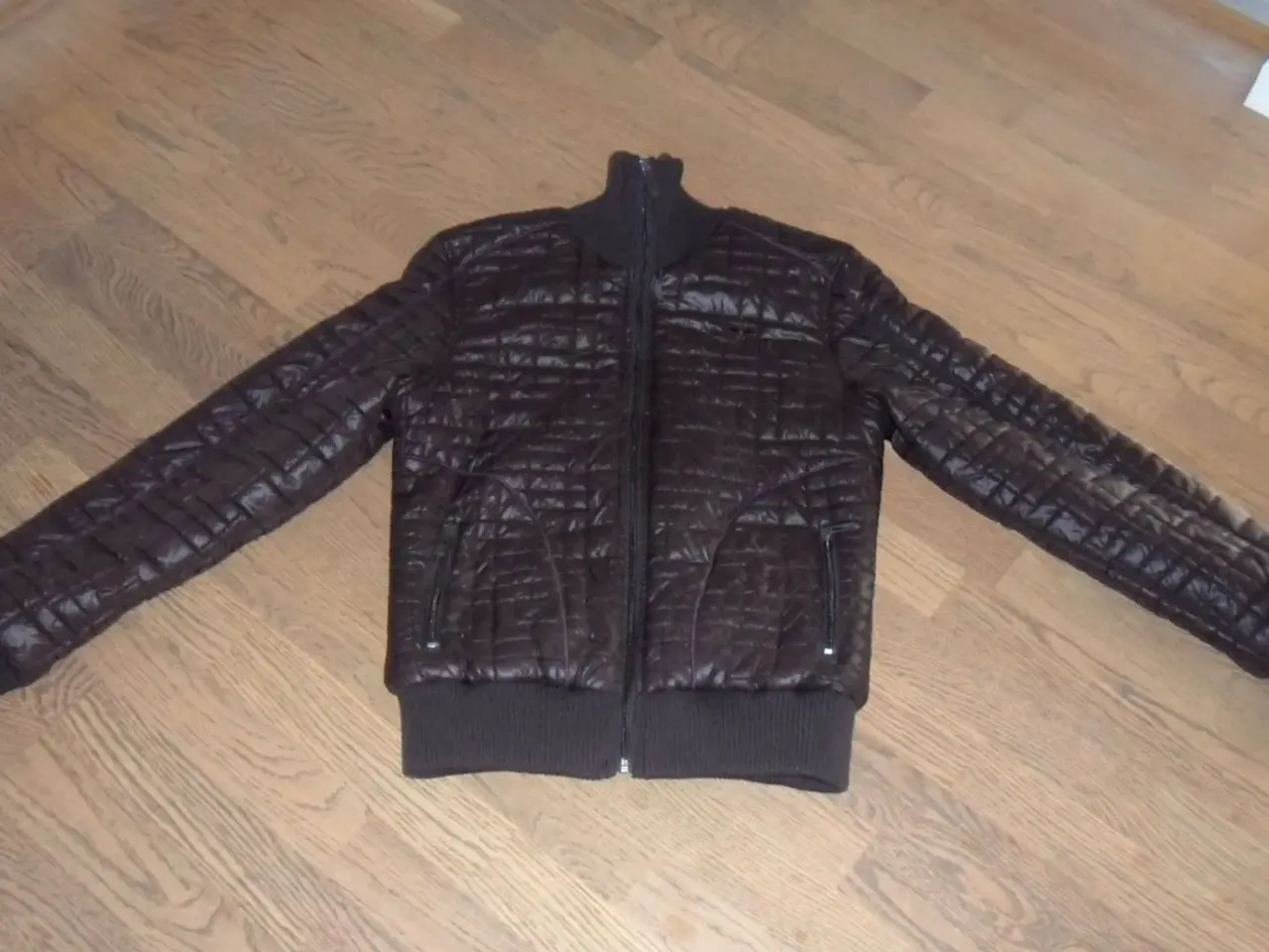 Billede 1 - HUMMEL dame jakke str M