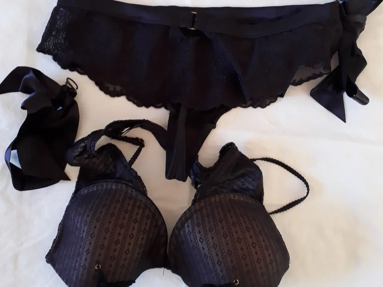 Billede 3 - BH/trusser, Femilet str. 38/70C + 38/75C