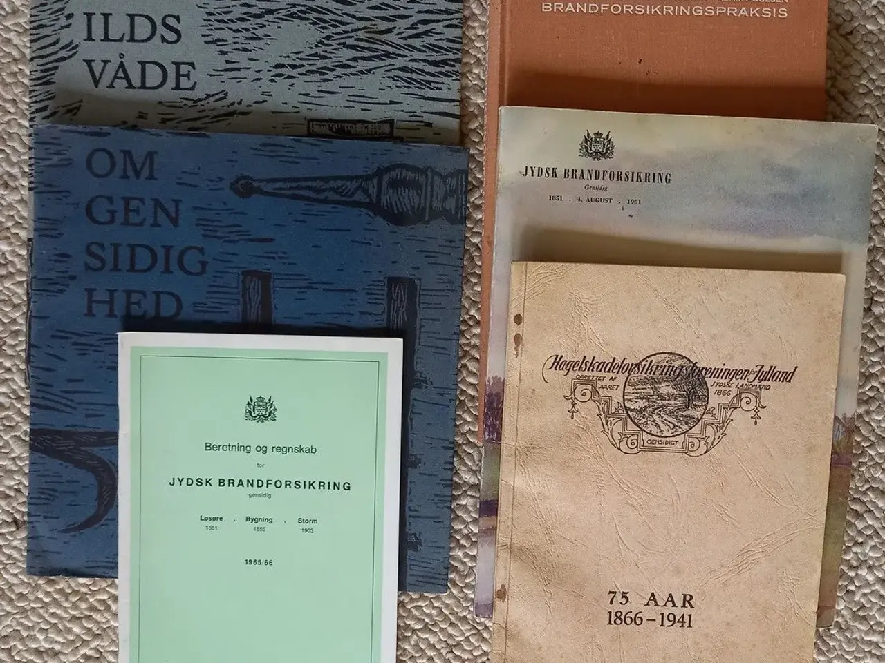 Billede 1 - Historiske bøger om forsikringsvirksomhed