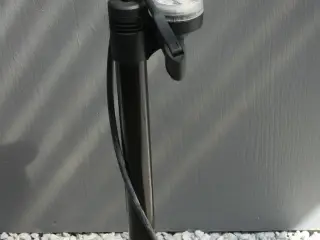 Fodpumpe m Manometer