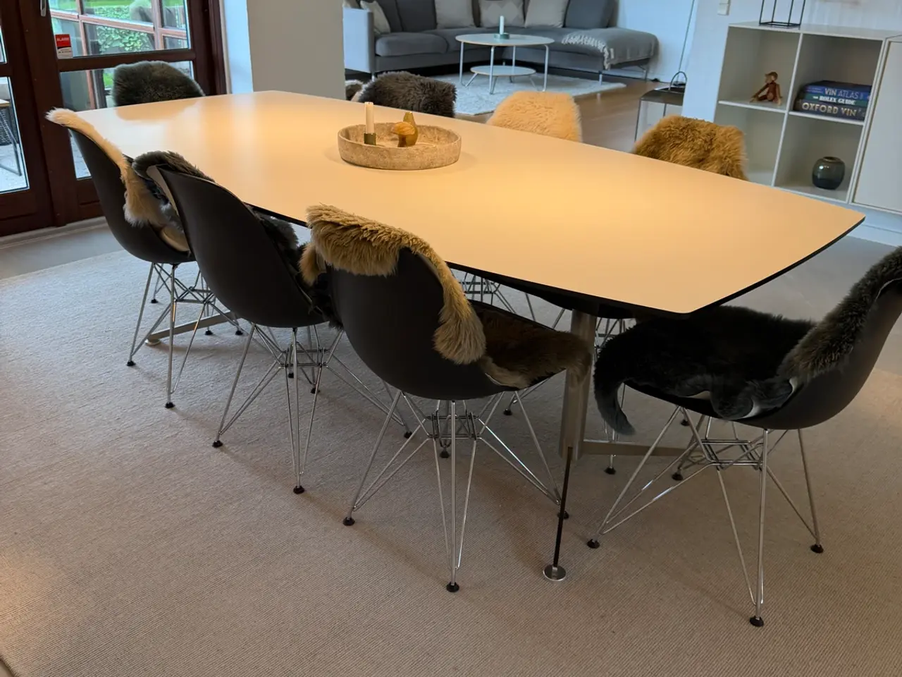 Billede 3 - Paustian spisebord inkl. 8 Eames stole