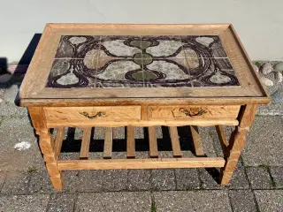 Åge Larsen vintage kakkelbord egtræ fra 1960-1970