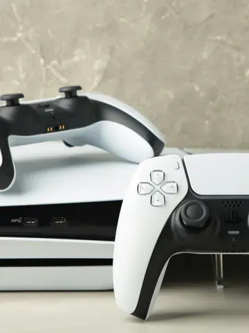 Brugt PlayStation eller Xbox: Priser, test og faldgruber