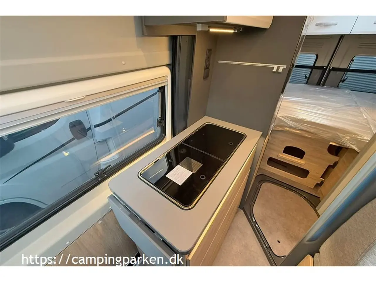 Billede 9 - 2024 - Dethleffs Globetrail 600 DR Advantage Smart Dethleffs camper van under 6 meter med dobbeltseng og automatgear