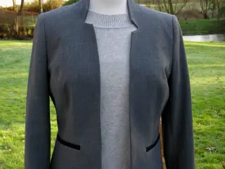 Figursyet blazer fra CANDA STR. 38, Mellemgrå