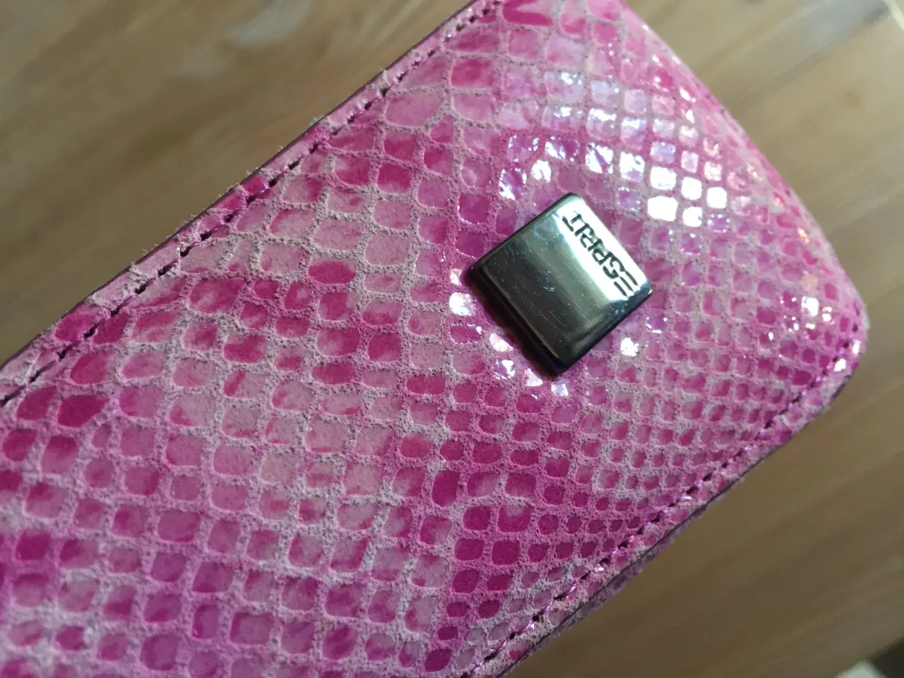 Billede 4 - Esprit, super flot laktaske, helt ny