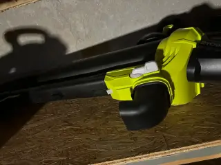 Løvblæser Ryobi