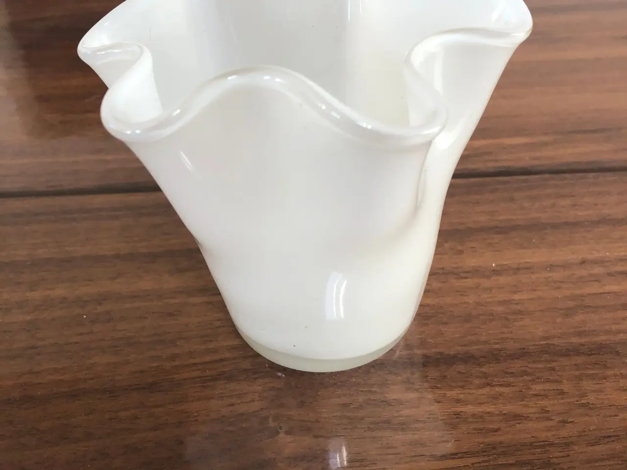 Billede 3 - Hvid glas vase
