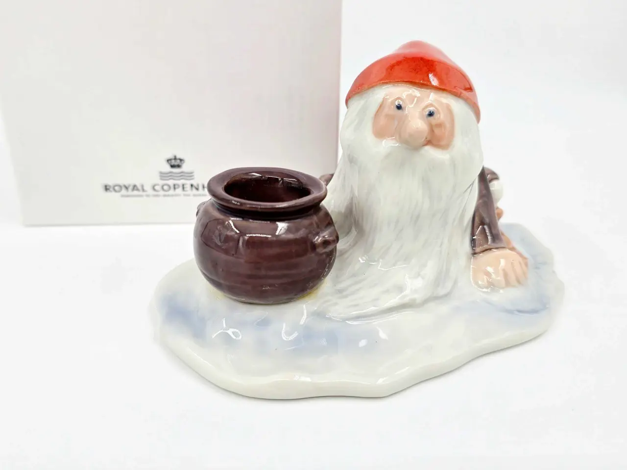 Billede 2 - Royal Copenhagen nisse med lysestage 1 sortering P