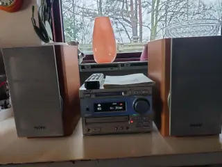 Sony minianlæg med cd og md.