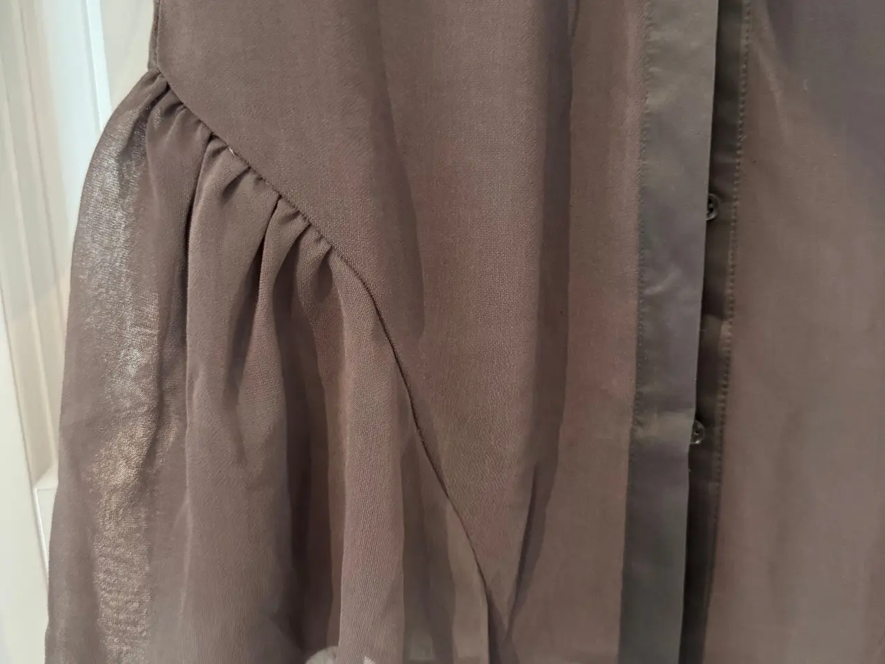 Billede 3 - Karen Millen skjorte, peplum effekt