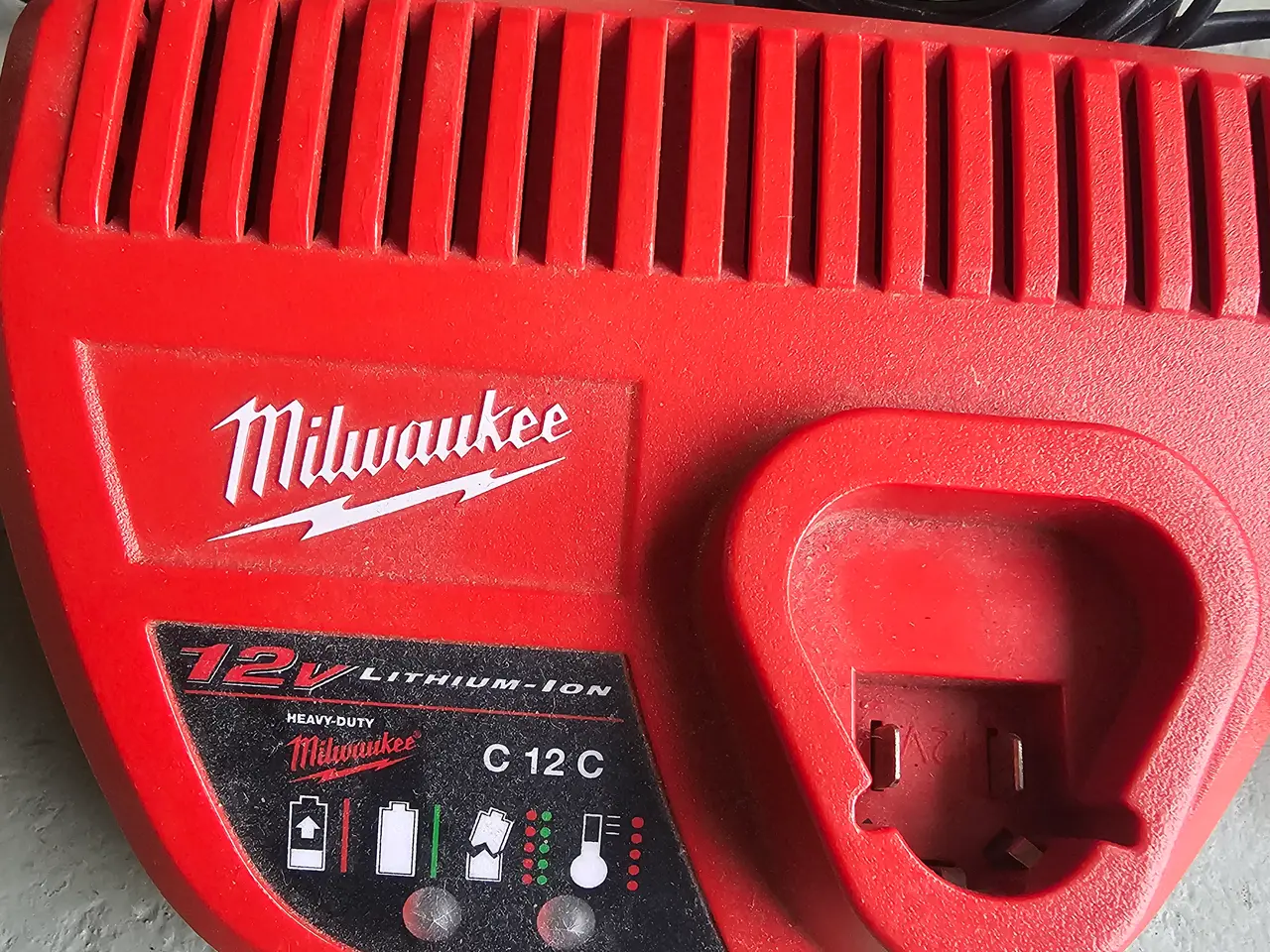Billede 2 - Milwaukee c12 lader