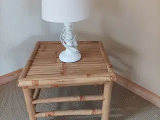 Lille Natbord med Lampe