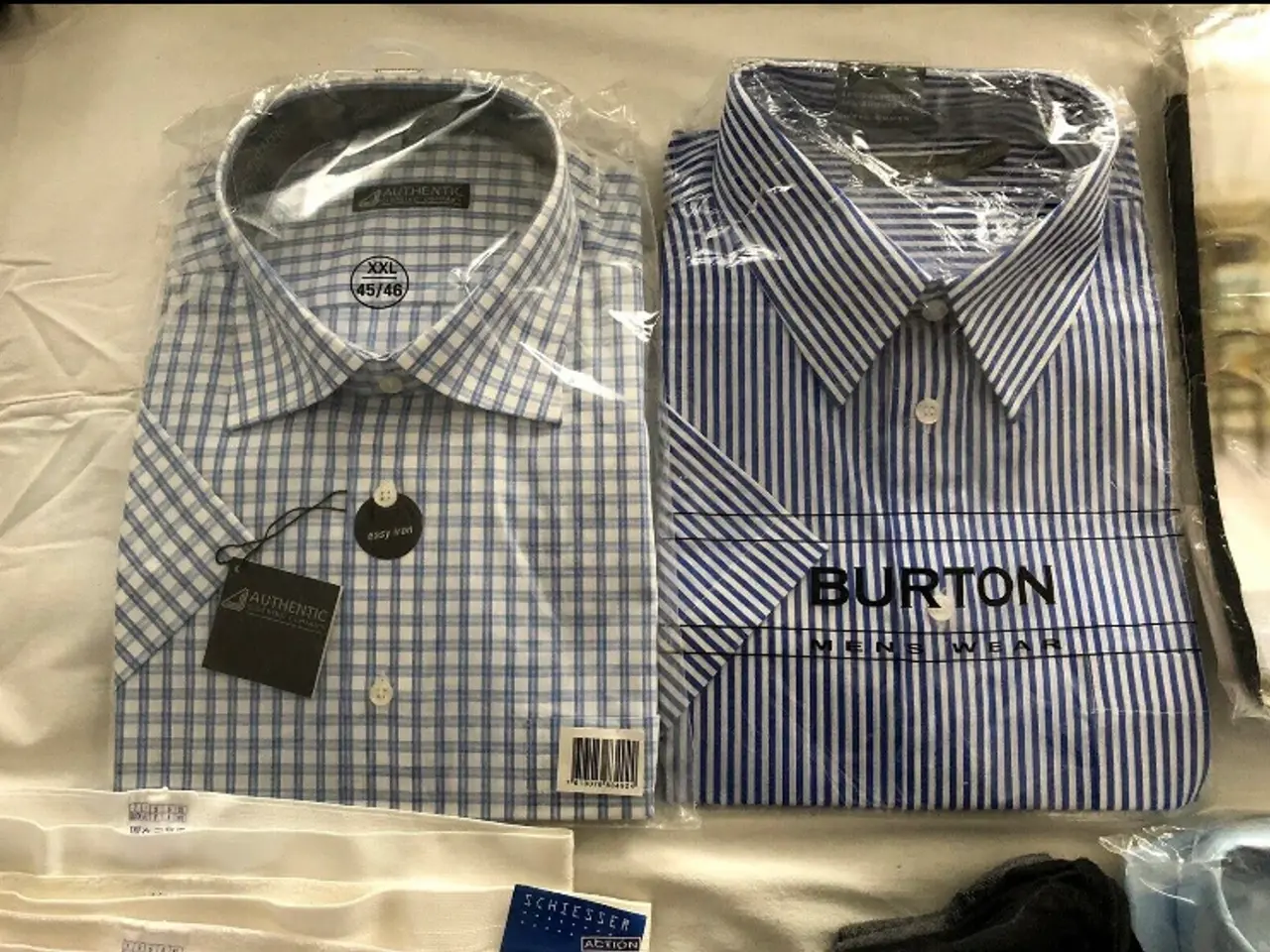 Billede 3 - 3 Burton Skjorter, 1 pullover, strømper, undertøj