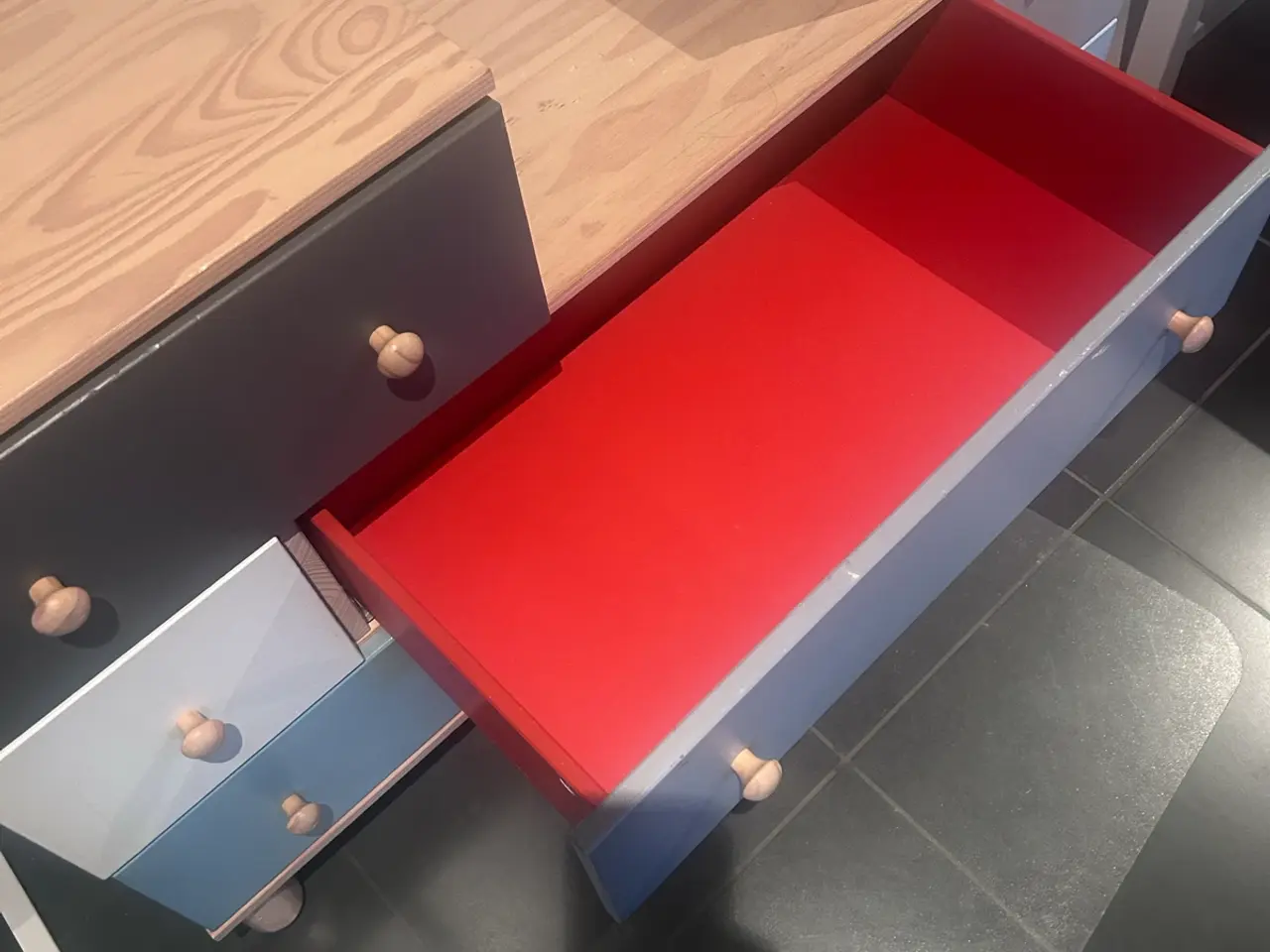 Billede 2 - Stor rummelig kommode