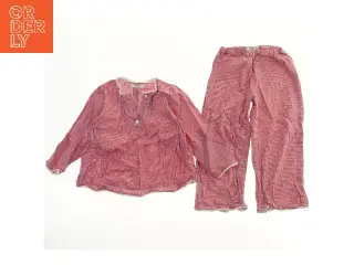 Rødternet pyjamassæt fra Wheat (str. 116)