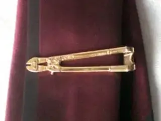 Slipseclips