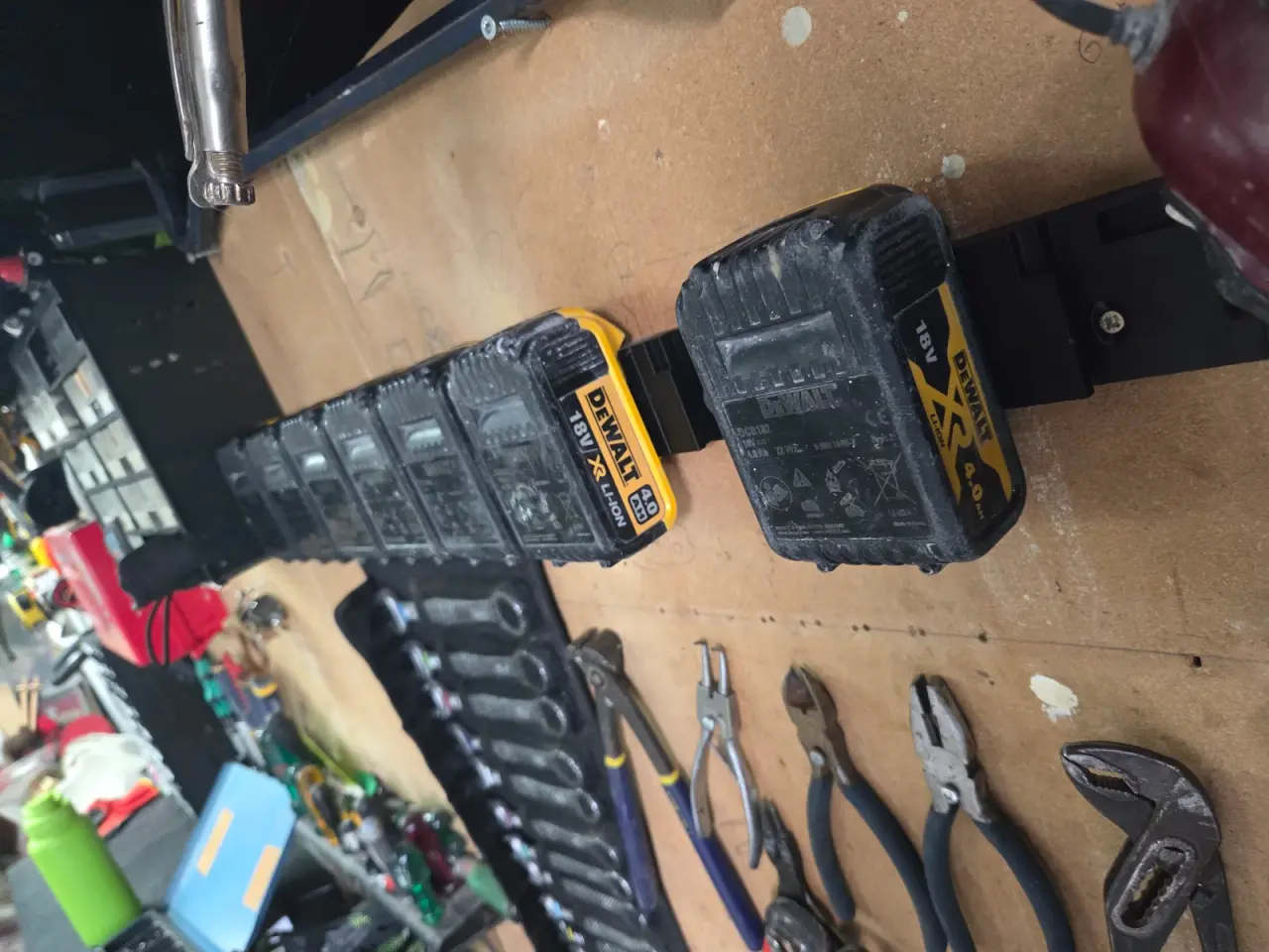 Billede 4 - Dewalt batteriholder til 3 batterier. 