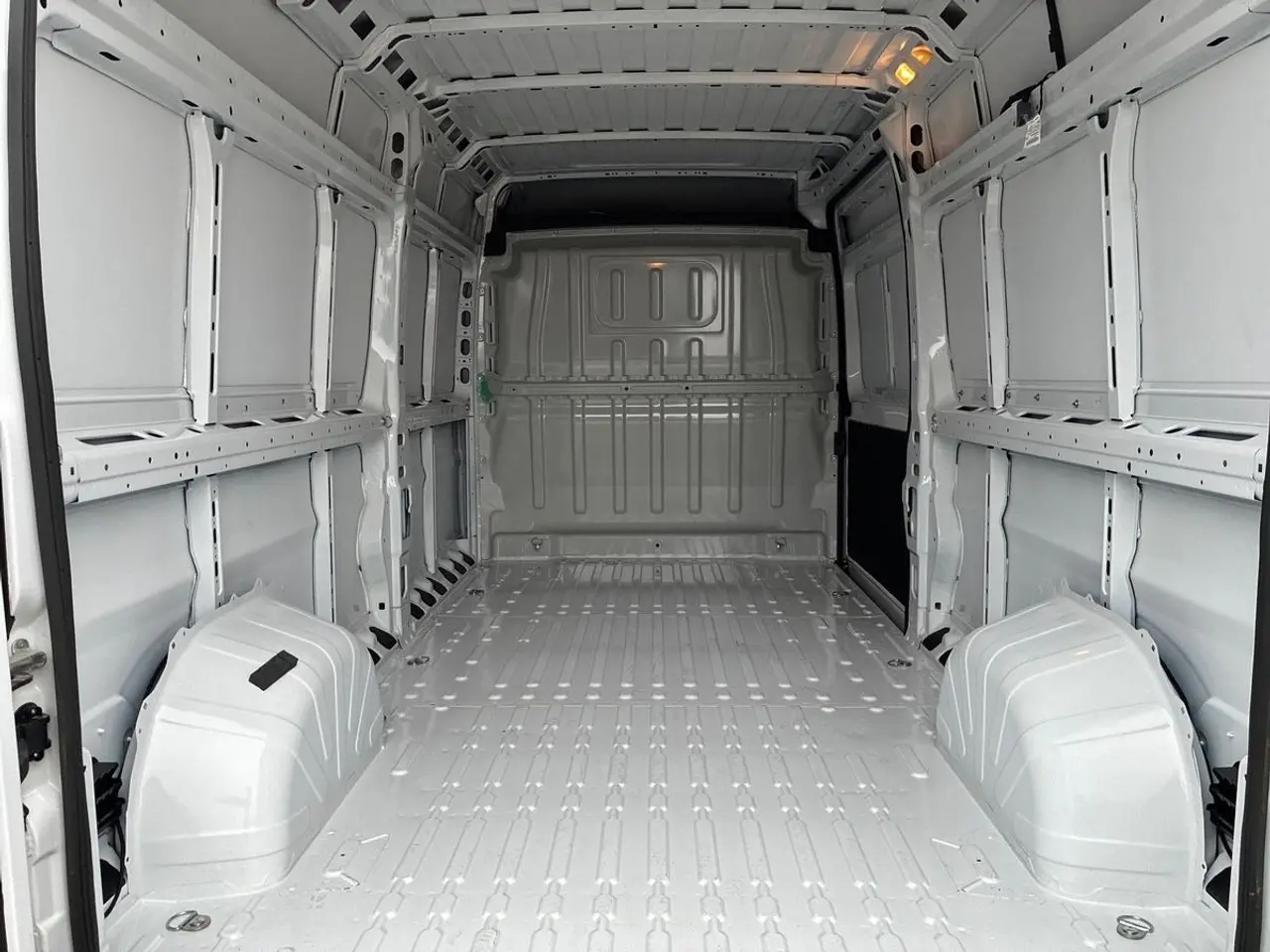 Billede 9 - Fiat Ducato 35 Maxi 2,2 MJT 180 Kassevogn L3H2 Pro+ aut.